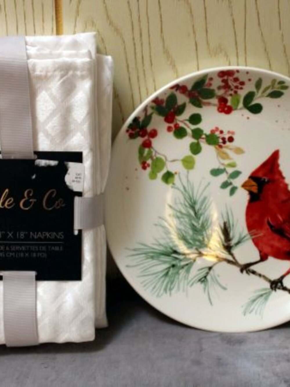 Cardinal Christmas Plate & Set of 5 White Napkins - Selling AS IS